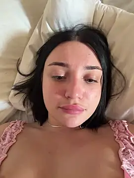 LucyHotty  online show from May 24, 11:20 am