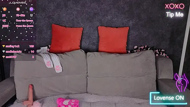 Ricki Bloom online show from June 13, 3:04 am