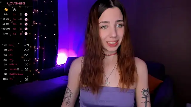 CharliGrace  online show from April 25, 1:41 pm