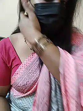 Stephaniee27 online show from May 26, 6:35 am