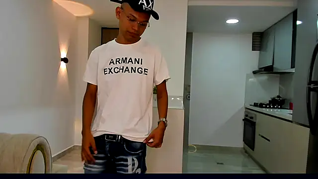 Luxury pleasure 2 online show from May 20, 3:25 am