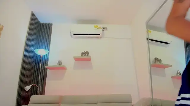 ivania lua online show from April 11, 1:59 pm