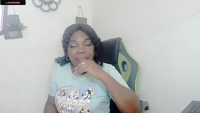 hotbrunettecasandra online show from November 14, 2:44 am