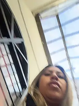 Kimmiebellarie online show from July 10, 1:11 pm