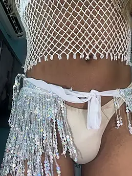 LolaColucci online show from April 29, 6:24 pm