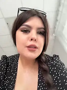 AmeliaBronze online show from May 24, 2:10 am
