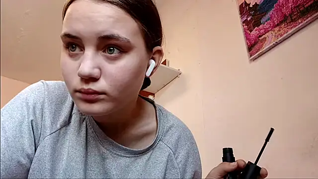 RoxanneStuard online show from April 18, 9:12 am