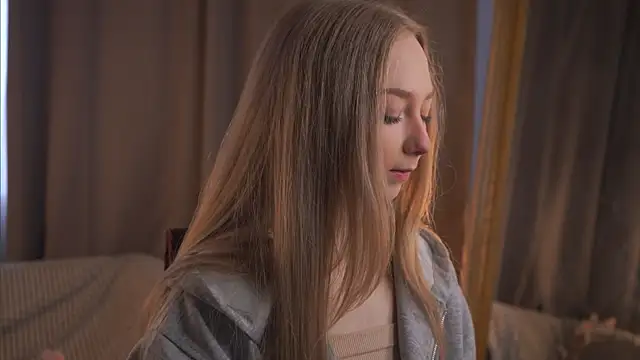 AlleneRhyner online show from April 18, 8:39 am