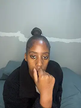 petite bee online show from April 25, 4:59 pm