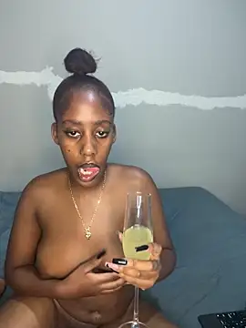 petite bee online show from April 29, 7:19 pm