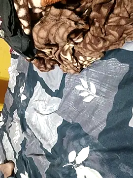 Priyalove143 online show from April 14, 7:36 pm