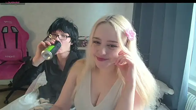 ScallyMilana online show from May 7, 10:19 am