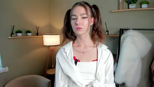 Peaches Peaches online show from May 4, 11:25 am
