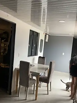 valen lewiiz online show from April 19, 6:43 pm