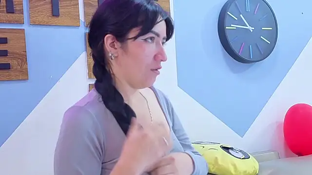 Eli lujuria online show from April 18, 7:00 am