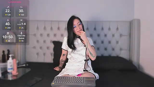 Camila Harrington online show from May 31, 3:56 am