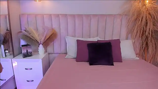 Darcy baker online show from April 21, 3:24 am