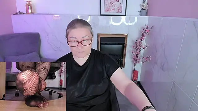 Alexandra Kind online show from June 11, 8:49 pm