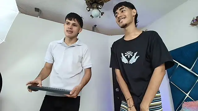 EdwinBoys online show from May 19, 1:07 pm
