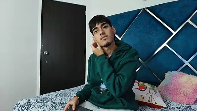 EdwinBoys online show from May 25, 12:37 pm