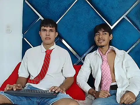EdwinBoys online show from May 13, 1:06 pm