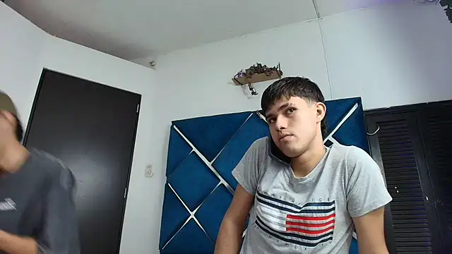 EdwinBoys online show from May 26, 1:21 pm