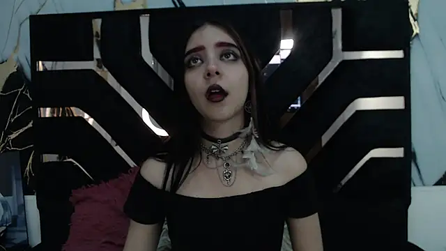 amberblackcs01 online show from May 26, 11:59 pm