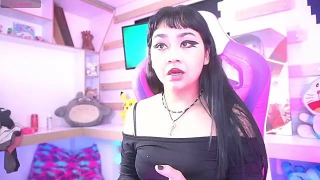 MakiGG  online show from April 18, 12:35 am