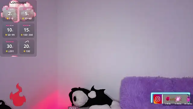 MAIILY MOON online show from May 7, 2:54 pm