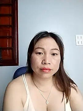 Cong2211 online show from April 24, 1:36 pm