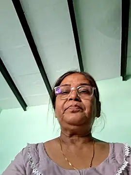 Shalini3456 online show from May 20, 9:17 am