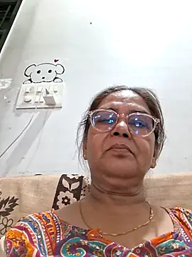 Shalini3456 online show from May 1, 9:01 am