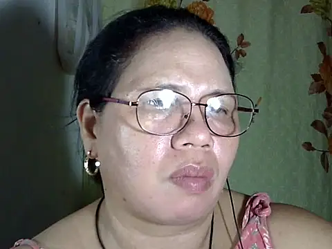HottyCurlyPeanut online show from May 7, 7:34 am