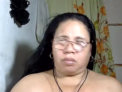 HottyCurlyPeanut online show from May 27, 6:21 am