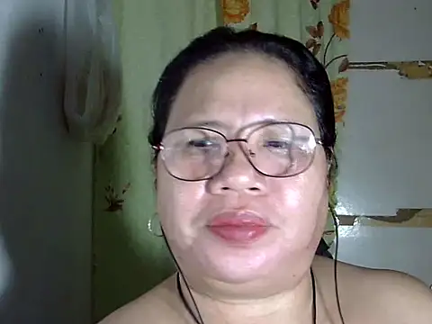 HottyCurlyPeanut online show from May 11, 8:06 pm