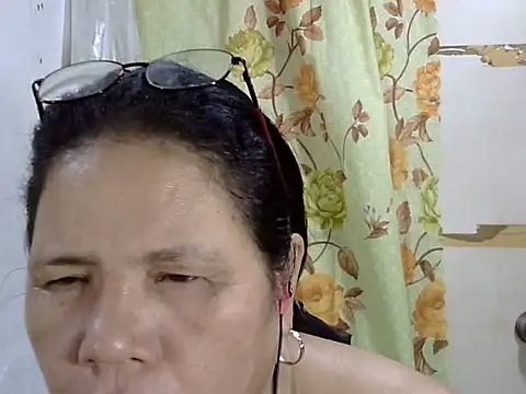 HottyCurlyPeanut online show from May 15, 8:55 pm