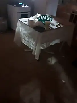  - - putinha - - online show from April 17, 9:39 pm