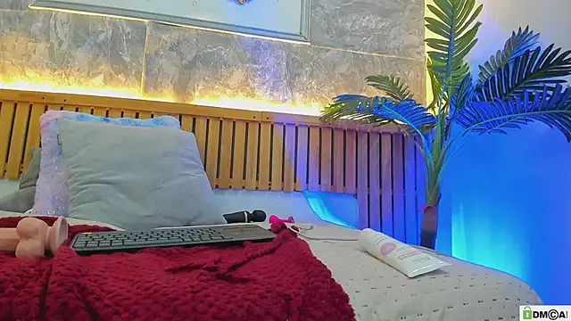 krystal rosse online show from June 4, 9:19 pm