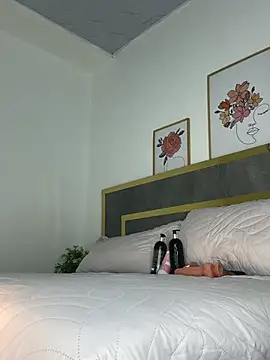 Jenifer Lux online show from June 25, 12:07 pm
