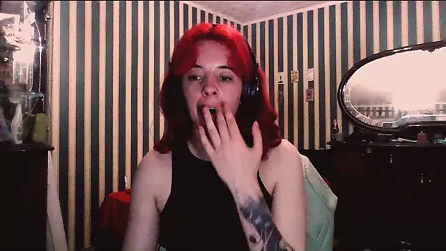 amberrrdolll  online show from June 30, 8:19 pm