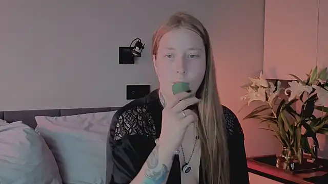 ShowmeYourfetish online show from July 10, 7:42 am