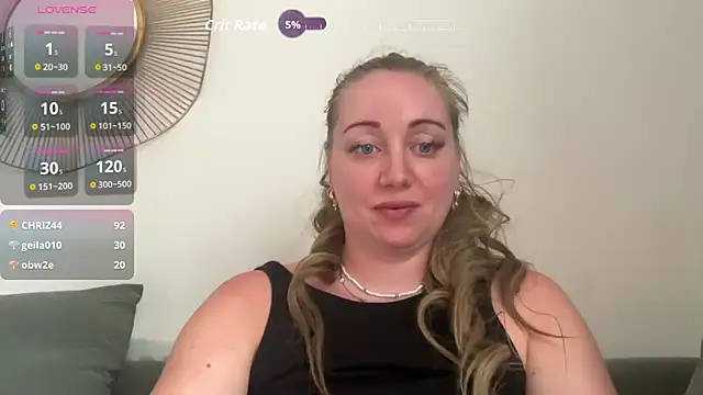 arielsweetieee online show from June 3, 10:38 am