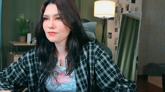 tinystarlight online show from April 18, 1:13 pm