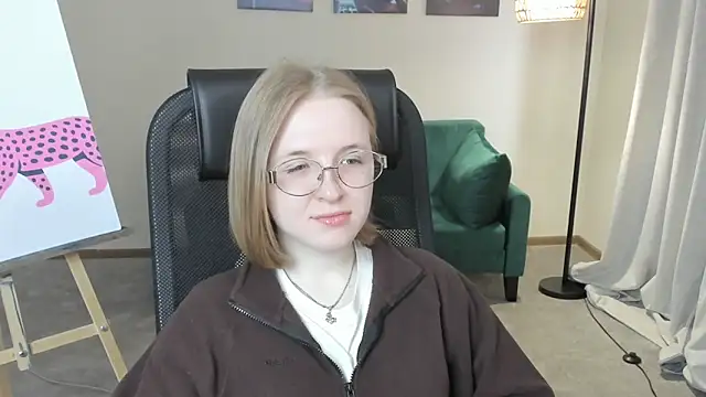 CaylaFahrni online show from April 19, 7:30 am