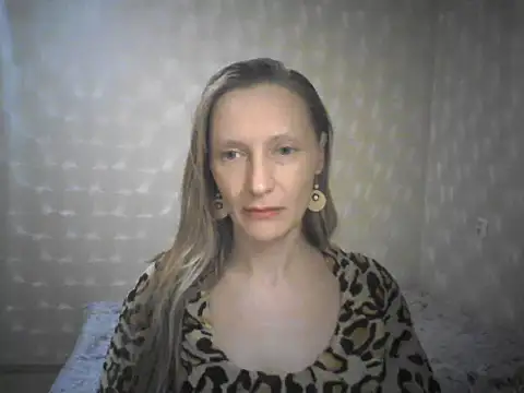 LunaBelle8 online show from April 20, 6:11 pm