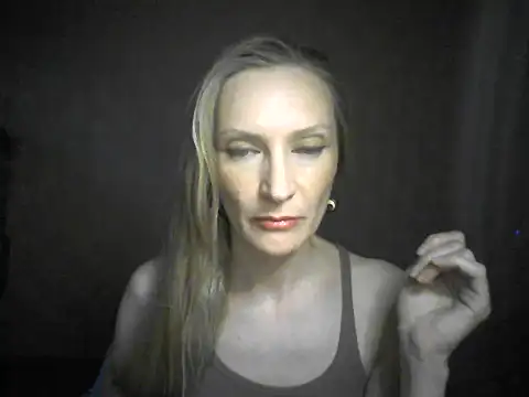 LunaBelle8 online show from June 11, 6:05 pm