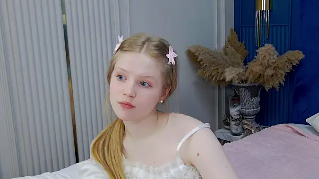 LilianHowards online show from April 25, 1:36 pm
