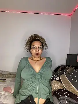 latinaenpareja online show from April 23, 11:18 pm