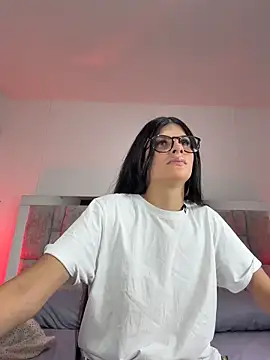 DaniaMiller  online show from April 29, 6:13 pm