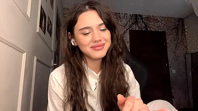 PamelaFougere online show from April 20, 10:18 am